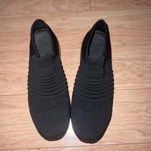 Black Supportive Sneakers
